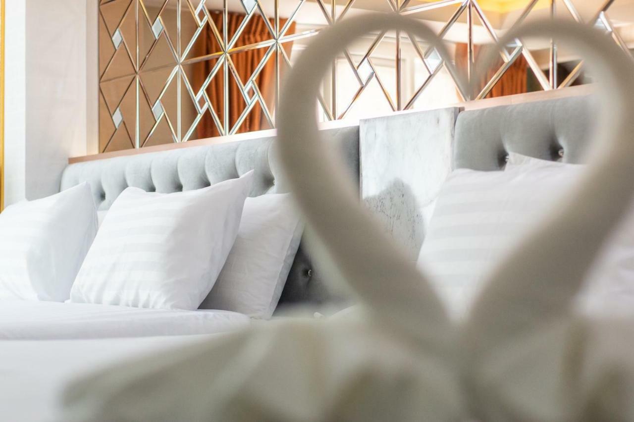 Roseate Ratchada Aparthotel Bangkok Buitenkant foto