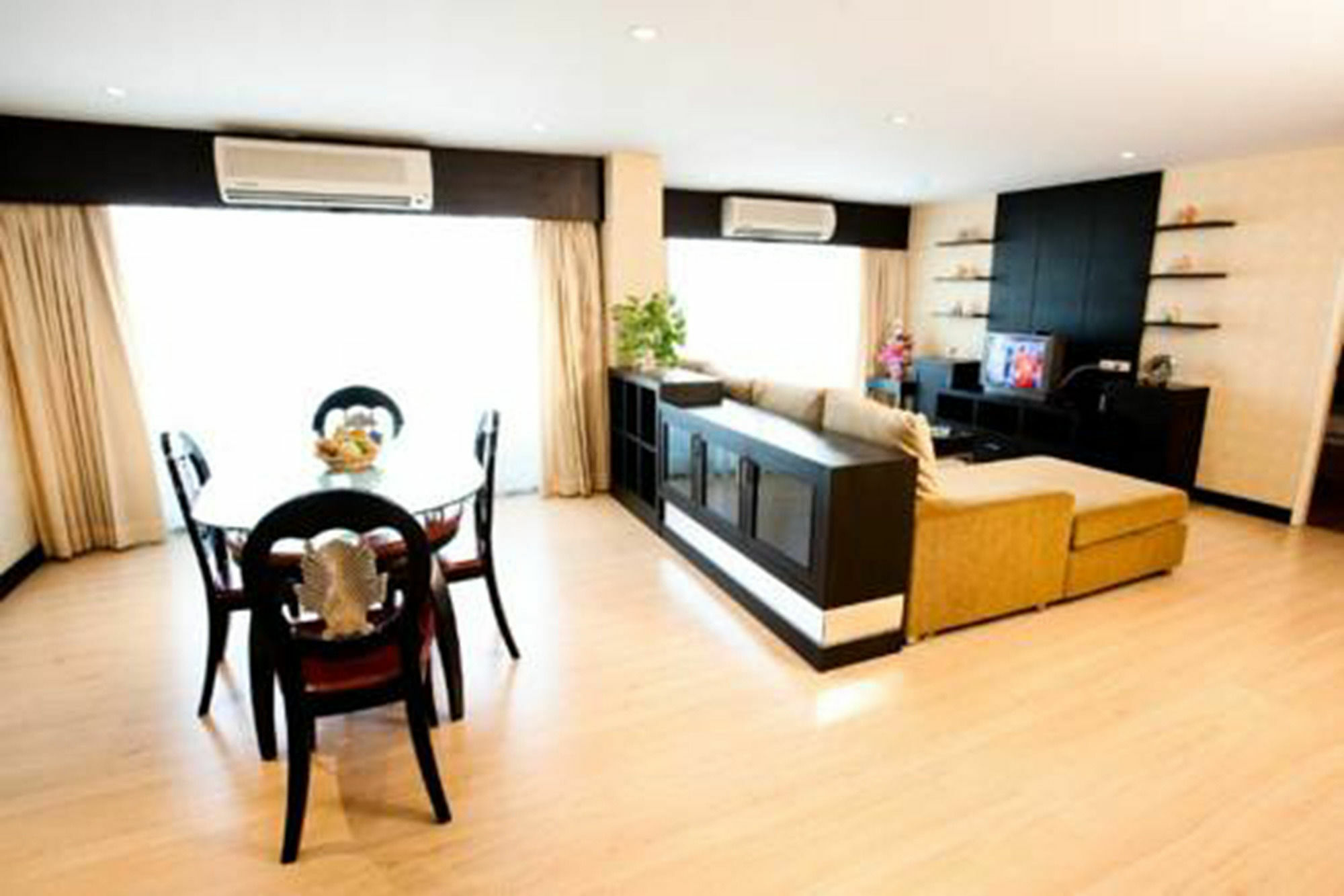 Roseate Ratchada Aparthotel Bangkok Buitenkant foto